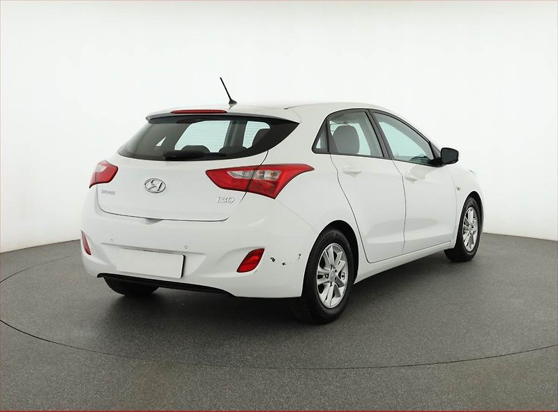 Hyundai i30 (2016) 1.6 MPI, Serv.kniha, Tempomat - fotka 5 z 19