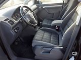 Volkswagen Touran (2011) 2.0 TDi CROSS - náhled 21