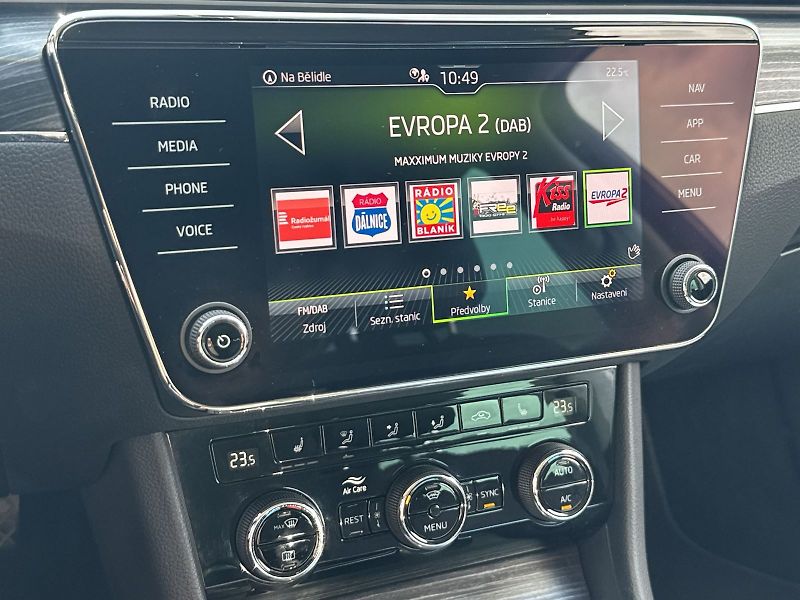 Škoda Superb (2022) Combi 2.0 TDI DSG Style - fotka 19 z 34