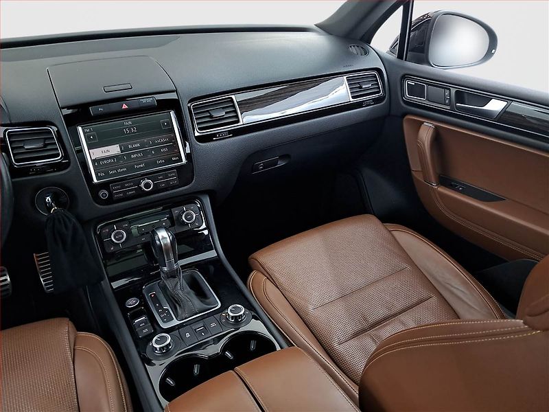 Volkswagen Touareg (2013) 4.2 V8 TDi, 4X4, Automat - fotka 8 z 23