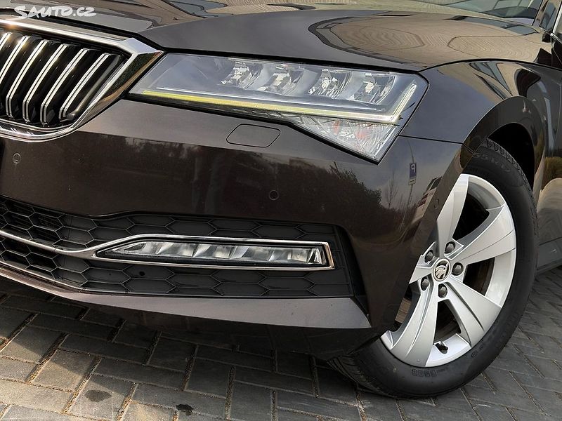 Škoda Superb (2020) 2.0 TDi 110kw/STYLE/tažné - fotka 21 z 27