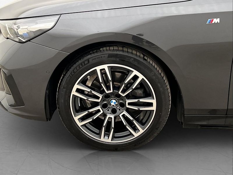BMW Řada 5 520d AWD Touring MSport Tažné - fotka 7 z 35