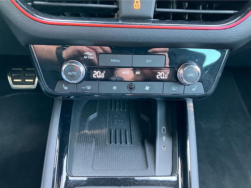 Škoda Kamiq 1.0TSI 85kW MONTECARLO DSG - fotka 20 z 30
