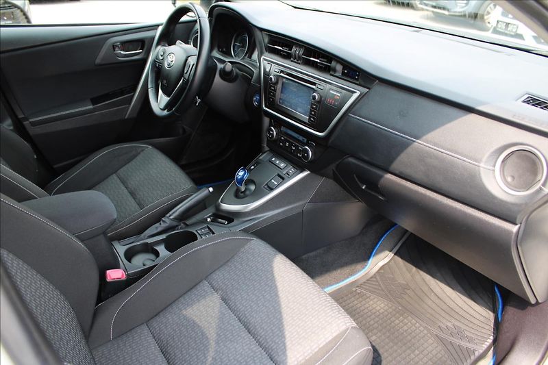 Toyota Auris 1,8 HYBRID KAMERA, SERVISKA - fotka 19 z 34