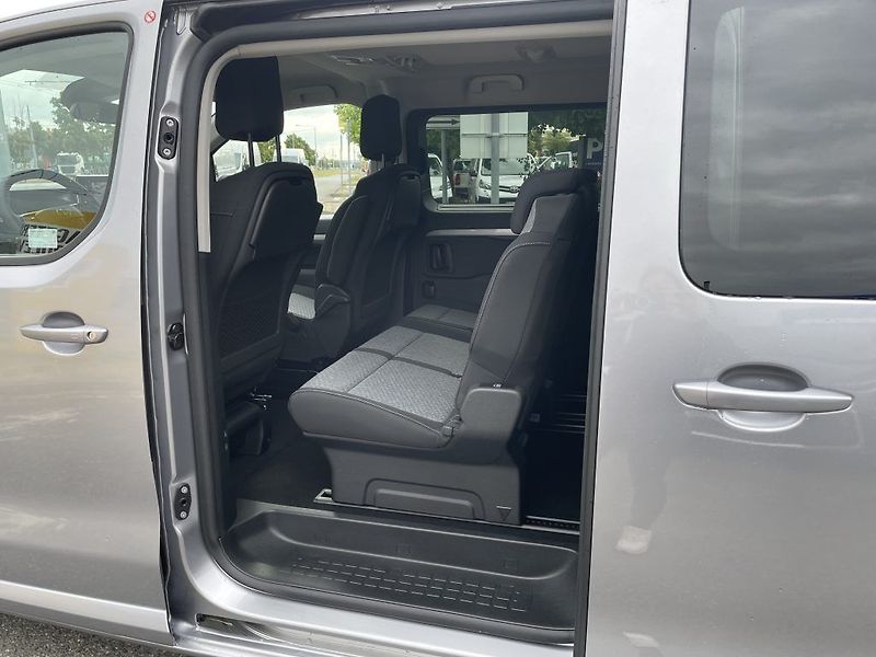 Toyota ProAce Verso 2.0D 6MT Family ODBĚR IHNED - fotka 13 z 28