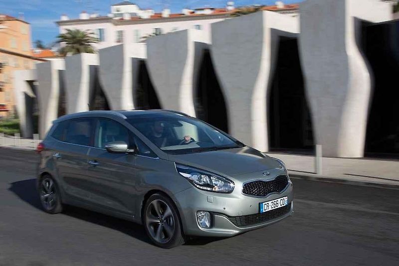 Kia Carens.