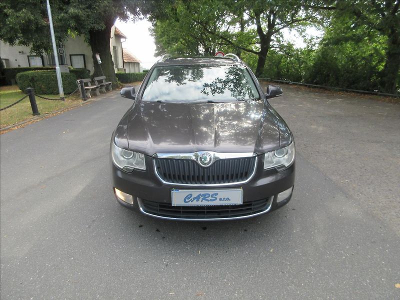 Škoda Superb 2,0 TDi Závada Přev. Panorama - fotka 3 z 30