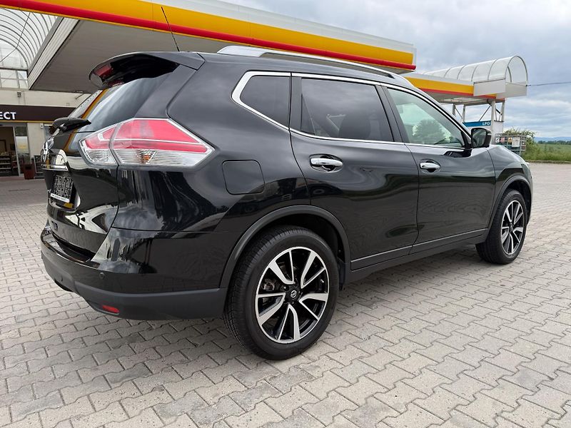 Nissan X-Trail (2015) 1,6 4WD - fotka 4 z 18