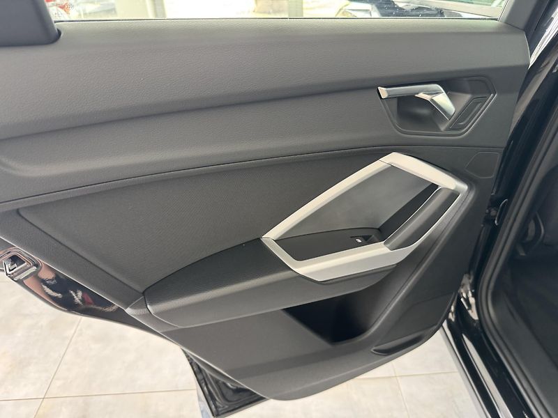 Audi Q3 (2025) 40TDi AUT QUATTRO LED NAVI ACC - fotka 22 z 34