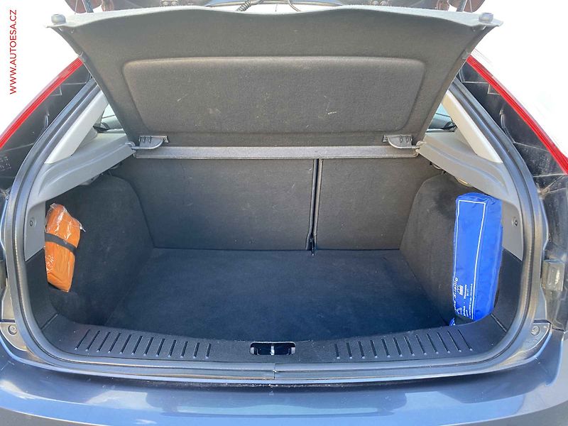 Ford Focus (2010) 1.6 16V, Style, AC - fotka 7 z 16