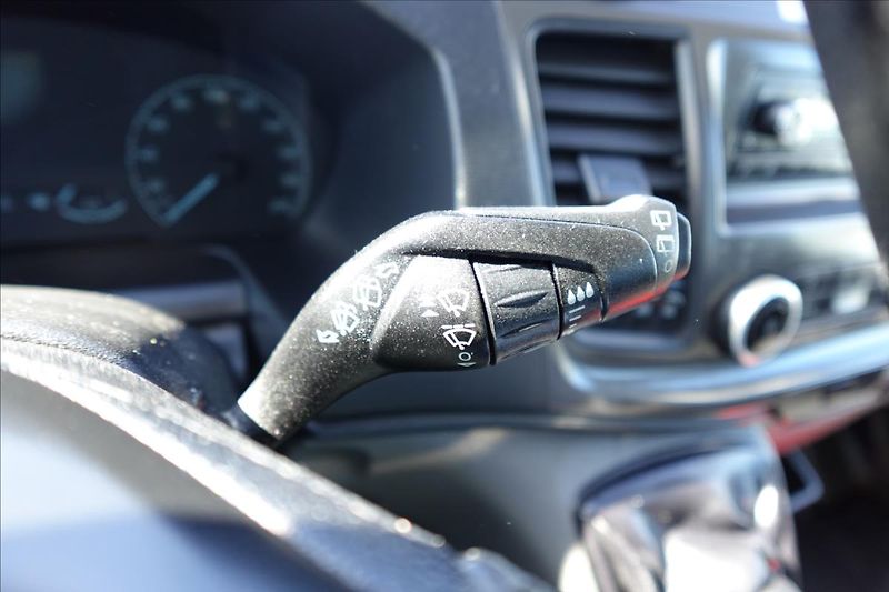 Ford Transit 2,0 TDCi  L3H2 8MÍST BUS KLIMA - fotka 32 z 40