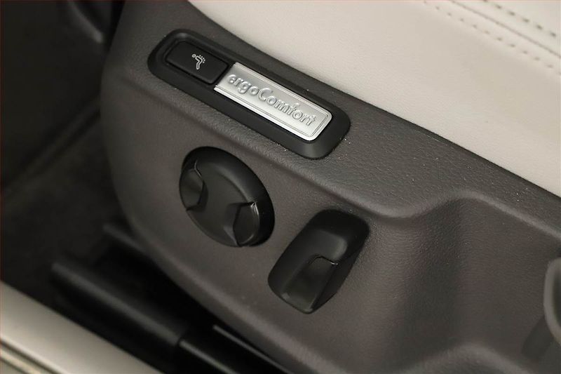 Volkswagen Passat (2022) Elegance 2.0 TDI - fotka 17 z 21