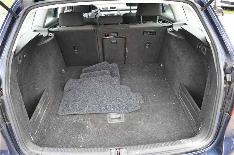 Volkswagen Passat (2012) VARIANT 1,6 TDI - fotka 34 z 35