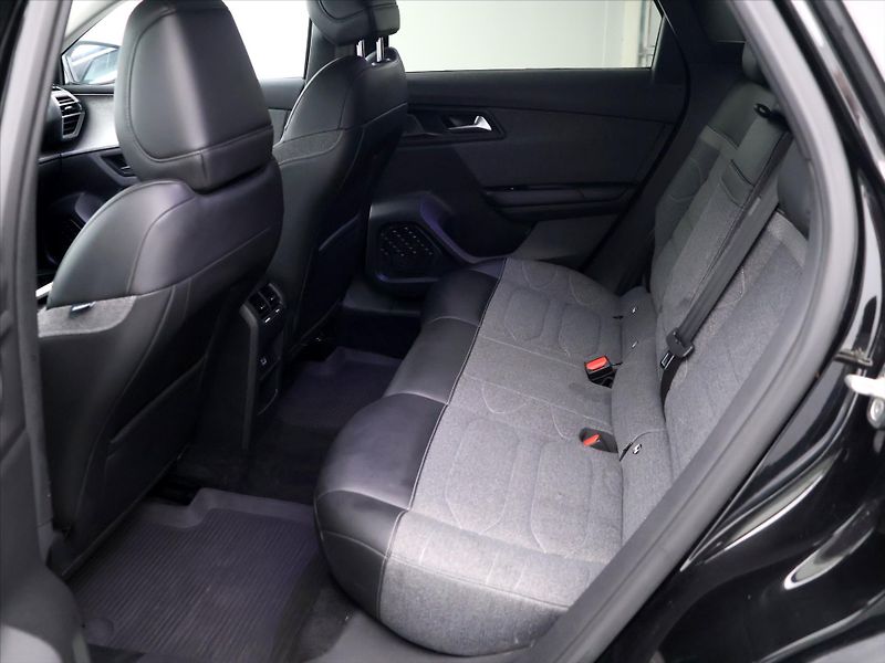 Citroën C5 X 1,2 PT 130k Aut. Feel 1.Maj - fotka 14 z 37