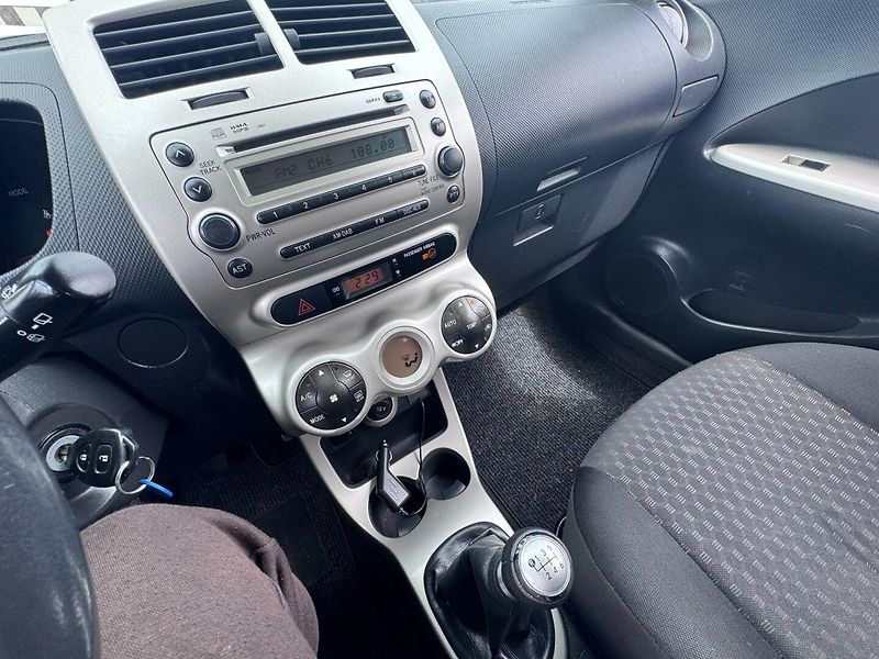 Toyota Urban Cruiser (2010) 1,3i 74 KW SPOJKA STK - fotka 30 z 45