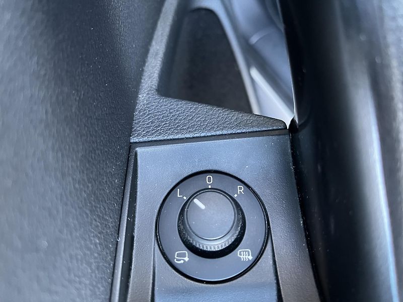 Škoda Superb (2021) 1.5TSI 110KW STYLE MAN6 MATRIX - fotka 40 z 49