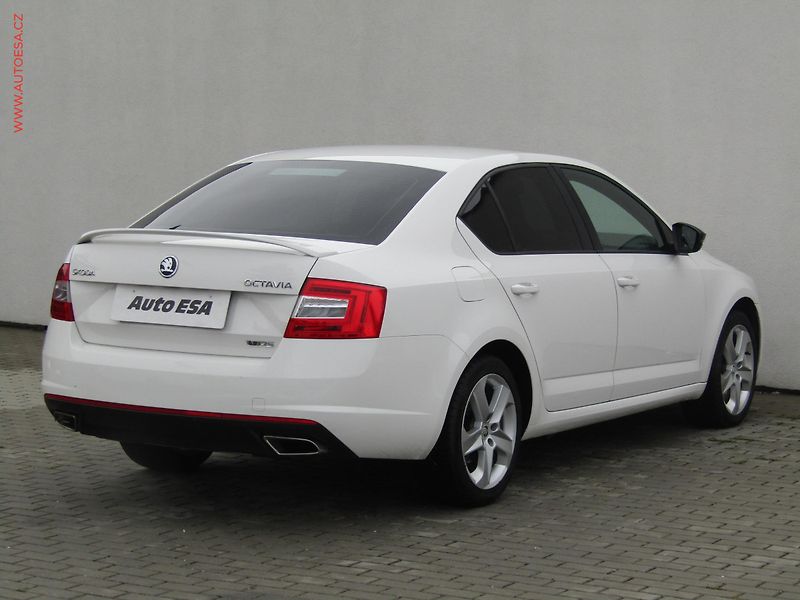 Škoda Octavia (2014) 2.0TDi, ČR, bixen, autoAC - fotka 4 z 16