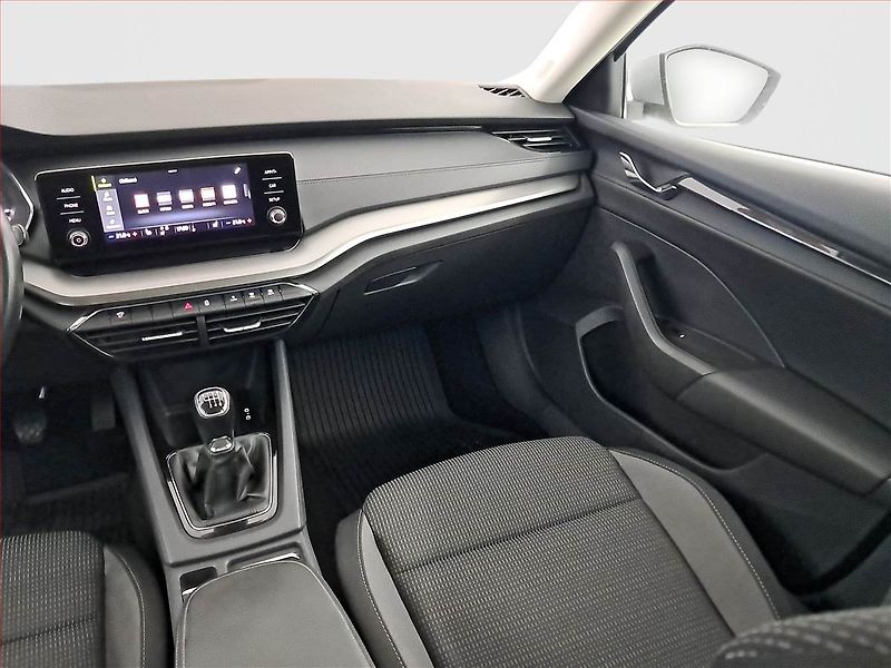 Škoda Octavia (2022) Ambition 2.0 TDI, ČR,1.maj - fotka 8 z 19
