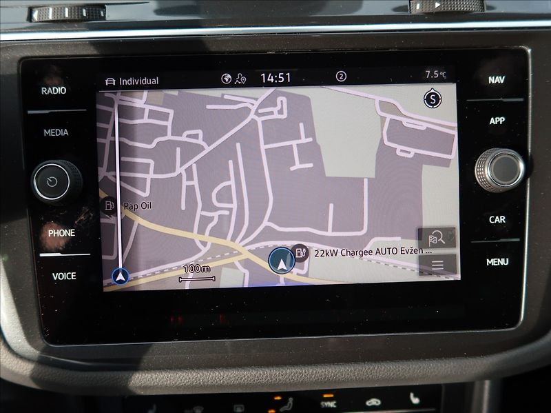 Volkswagen Tiguan 2,0 TDi,110kW,Elegance,ČR,4x4 - fotka 15 z 28