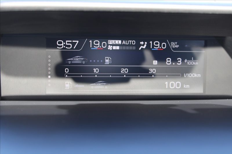 Subaru XV 1,6 i  1.MAJ,A/T,DPH,EXECUTIVE - fotka 17 z 28