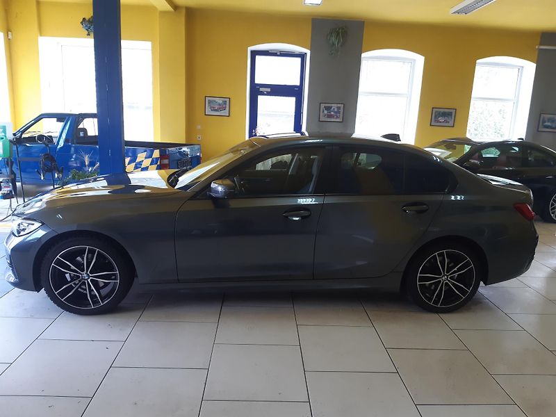 BMW Řada 3 318d BERLINE NAVI LED KAMERA - fotka 4 z 23