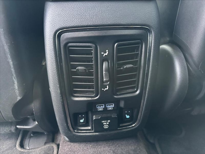 Jeep Grand Cherokee 6,4 SRT  6,4 V8 Hemi - fotka 20 z 30