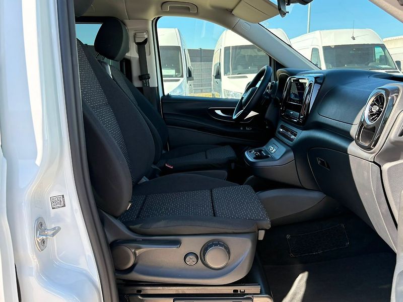Mercedes-Benz Vito Tourer 116CDI Long 4Matic Pro - fotka 20 z 31