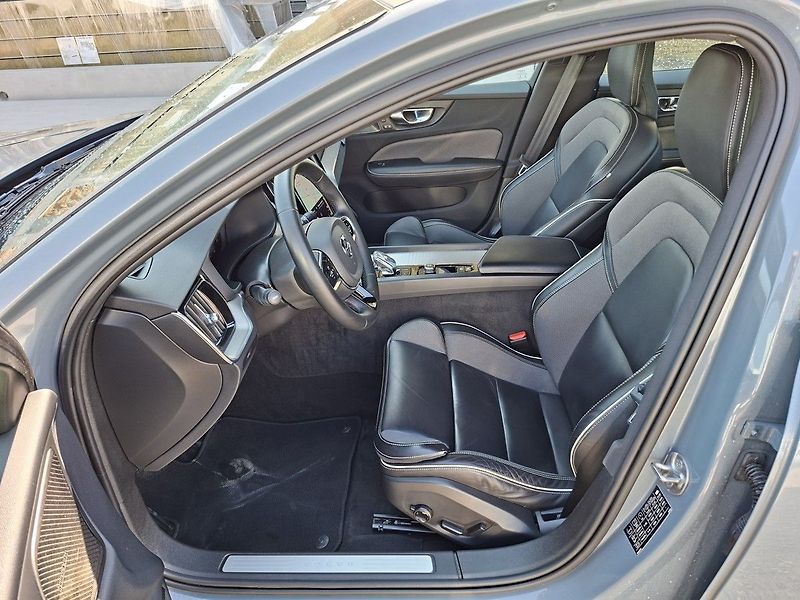 Volvo S60 B5 AWD PLUS 1.MAJ! - fotka 12 z 29