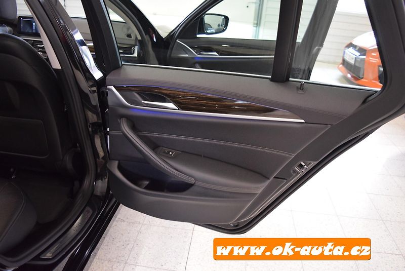 BMW Řada 5 2.0d LUXURY-LINE 98 000 KM TZ - fotka 30 z 74
