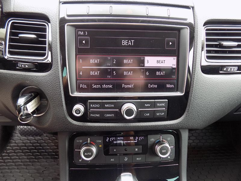 Volkswagen Touareg 3,0TDI 193 KW 4X4 DSG - fotka 33 z 51