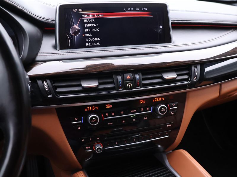 BMW X6 3,0 40d 230kW xD Aut. CZ LED - fotka 24 z 38