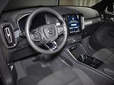 Volvo XC40 (2026) 2,0 B4  Plus Black Edition - náhled 12