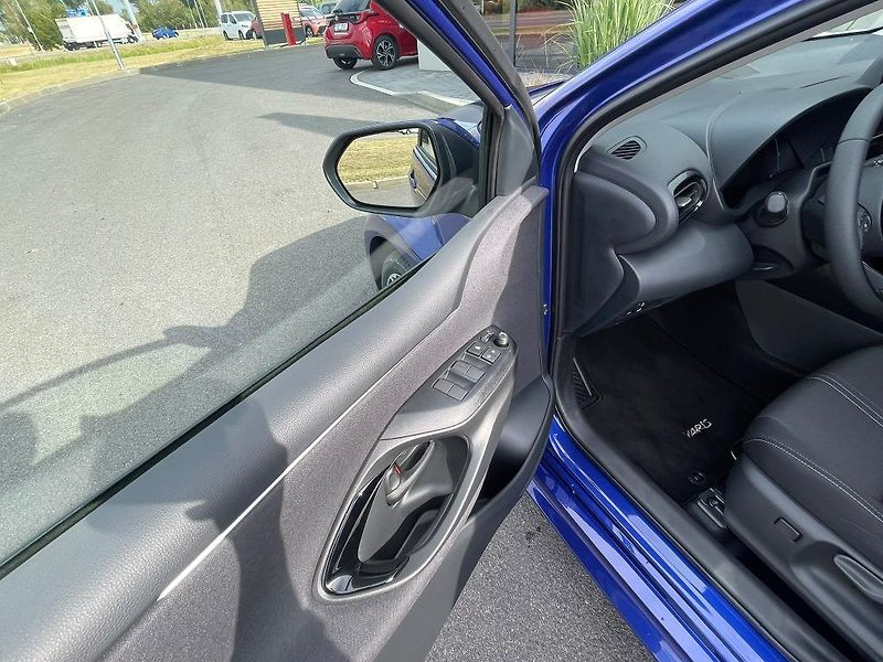 Toyota Yaris 1.5 Hybrid 116K Style - fotka 13 z 28