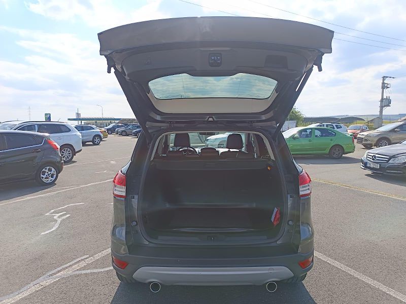 Ford Kuga (2015) - fotka 4 z 37