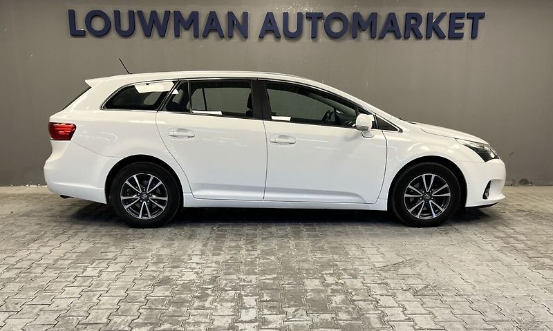 Toyota Avensis 2.0 D-4D LUNA - fotka 16 z 16
