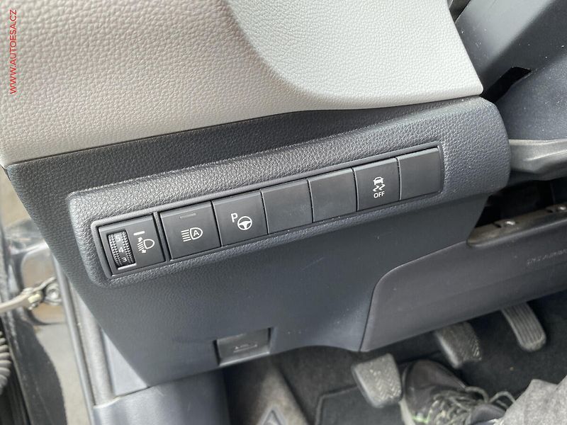 Toyota Corolla (2021) 1.2 T, ČR, Comfort, LED - fotka 14 z 18