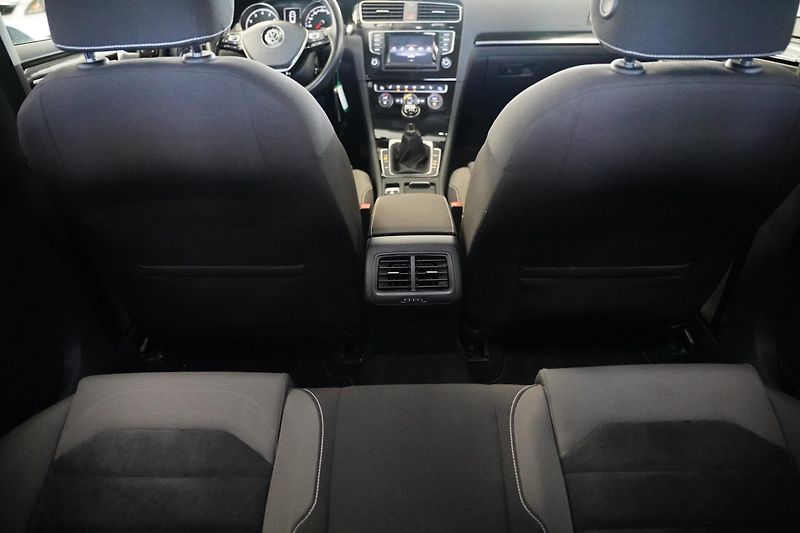 Volkswagen Golf - fotka 26 z 33