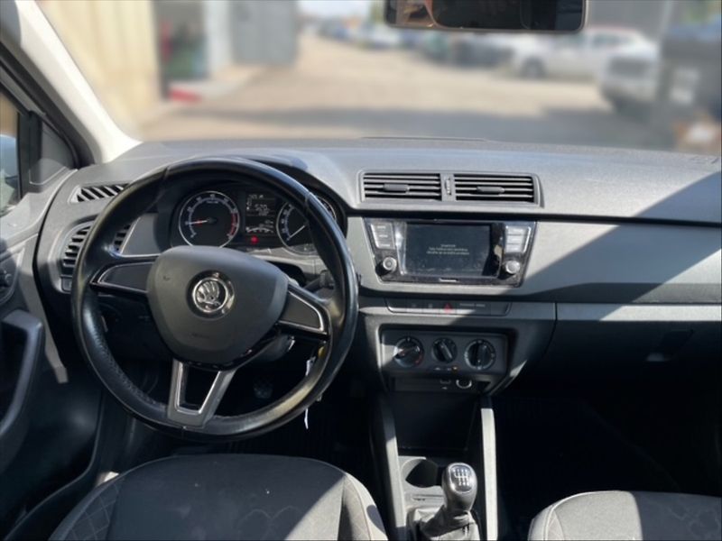 Škoda Fabia 1,0 TSI 81 Ambition - fotka 9 z 11