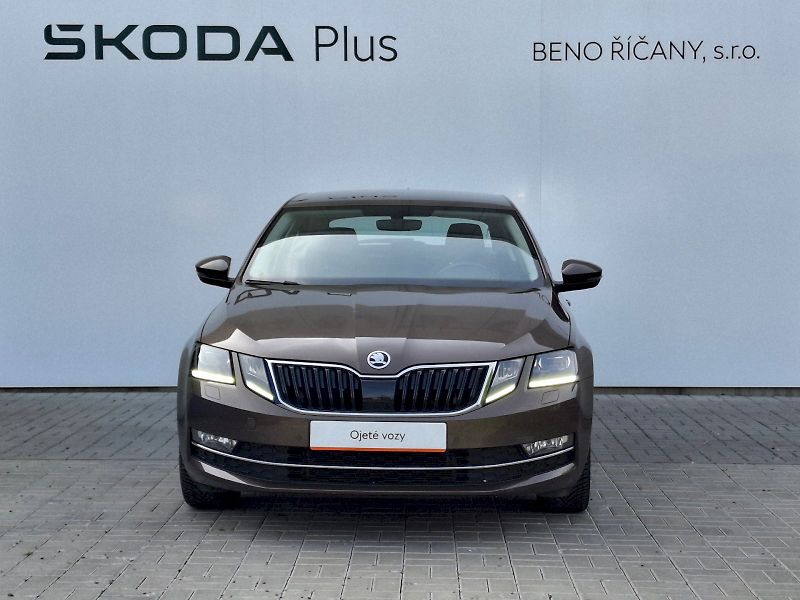 Škoda Octavia (2019) Style Plus DSG 2,0TSi 140kW - fotka 4 z 34