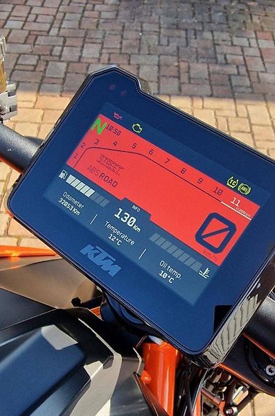 KTM 1290 Super Duke R (2021) ORANGE 2021 - fotka 4 z 4
