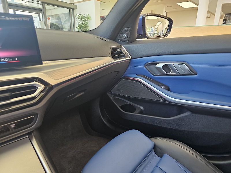 ALPINA D3 (2023) D3s Allrad Switch-Tronic - fotka 37 z 38