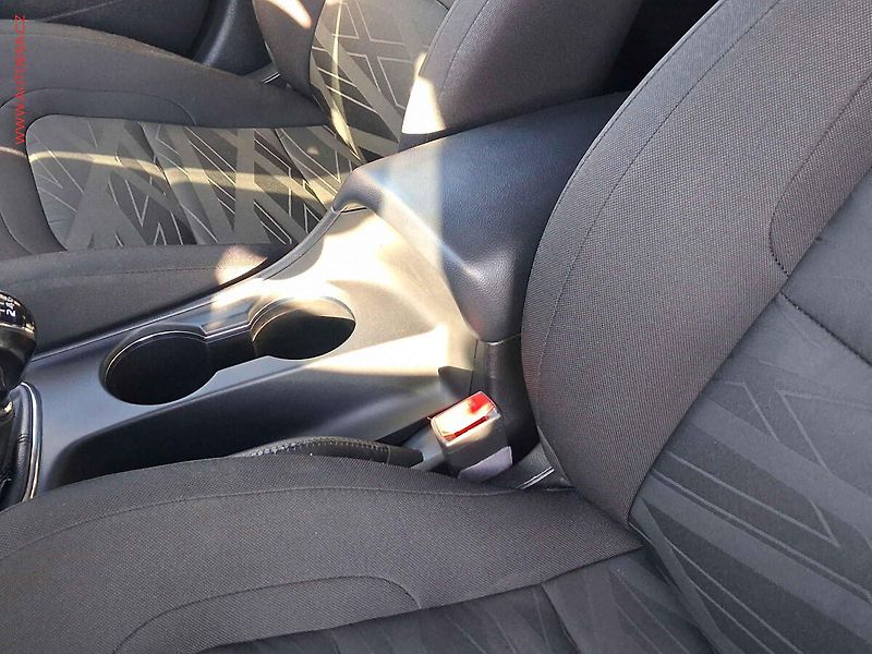 Kia Ceed (2013) 1.6GDi, 2.maj,ČR, AC, temp - fotka 18 z 19