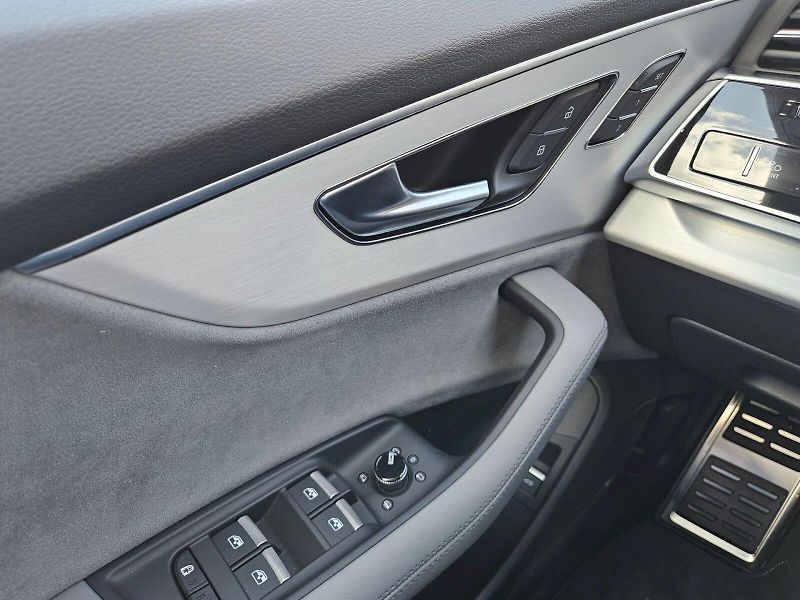 Audi Q8 (2025) SUV 50 TDI quattro - fotka 12 z 29