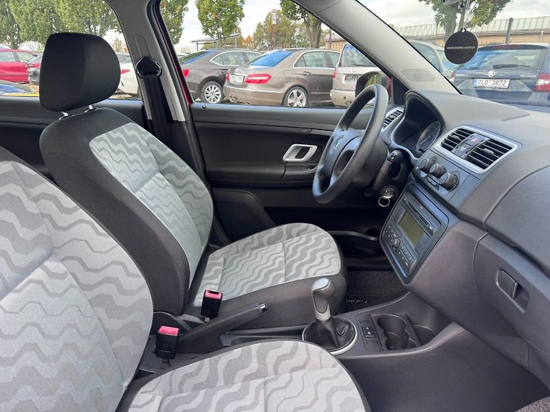 Škoda Fabia (2008) 1,2 HTP 44 KW KILOMETRY - fotka 32 z 38