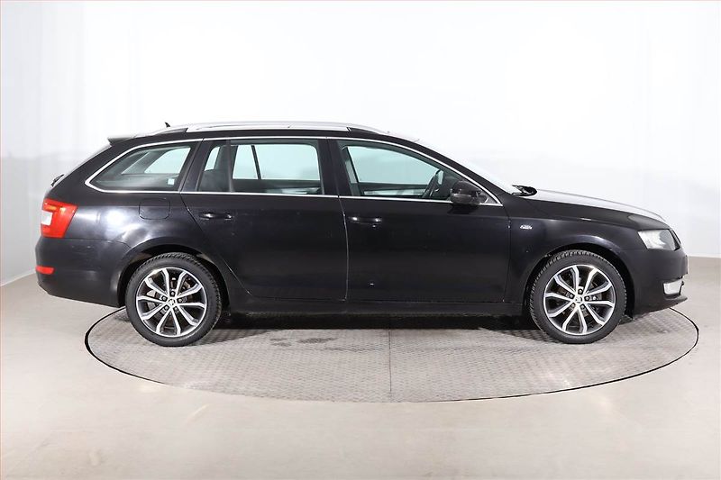 Škoda Octavia (2015) Edition 1.6 TDI, Automat - fotka 6 z 25