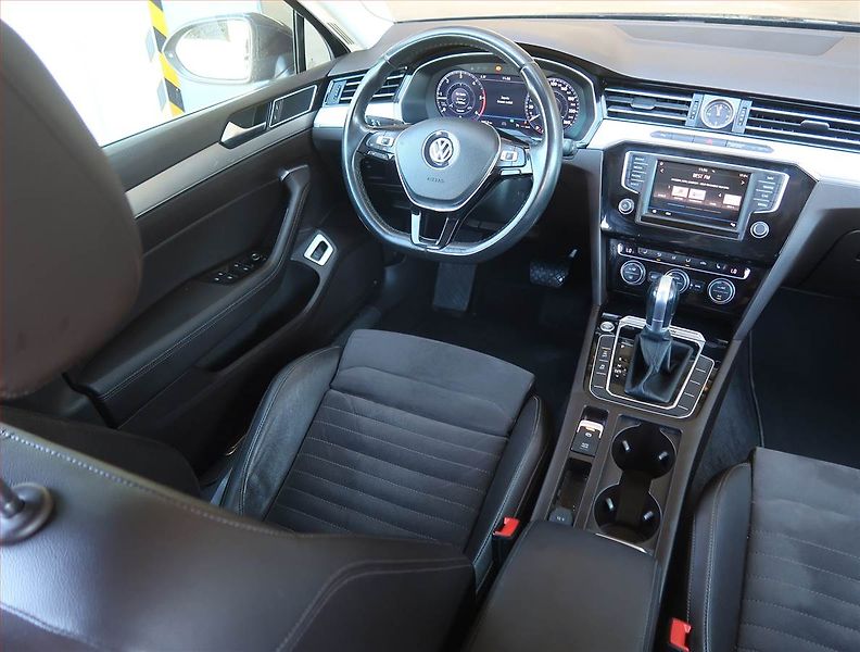 Volkswagen Passat (2016) Highline 2.0 TDI 4Motion, 4X4 - fotka 7 z 20