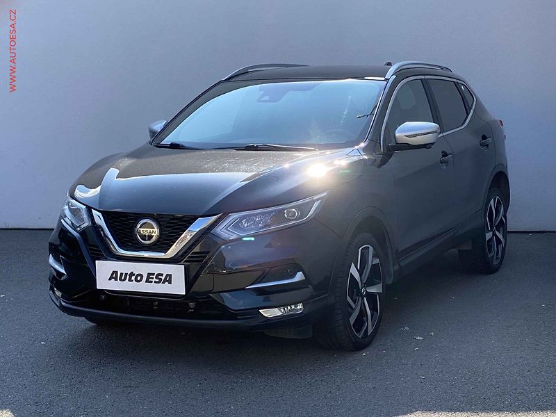 Nissan Qashqai (2020) 1.3TCe, 2.maj,ČR, Klima - fotka 3 z 18