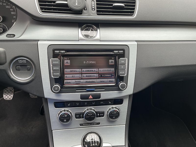 Volkswagen Passat CC 2.0 TDi Highline 1.Majitel ČR - fotka 20 z 30