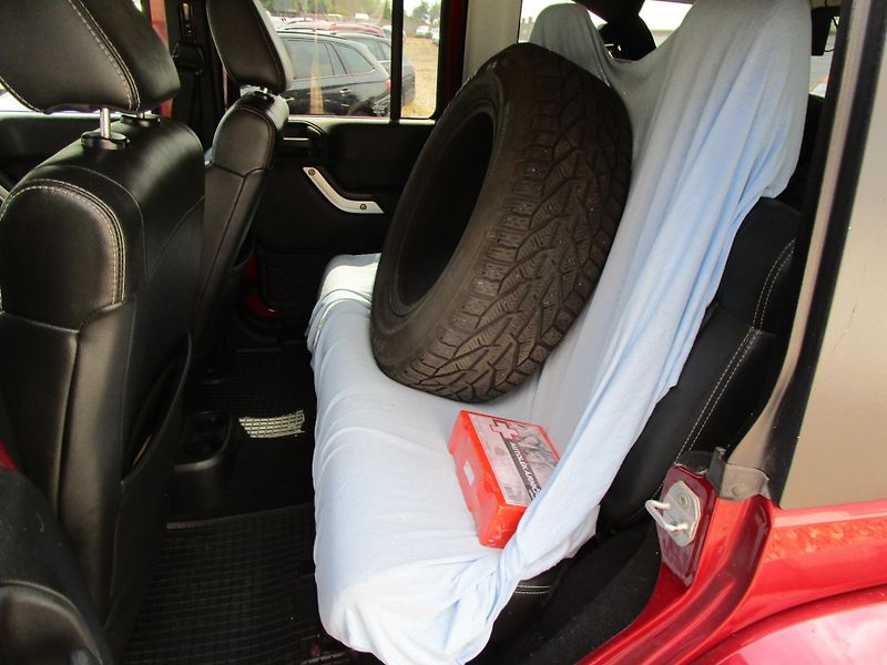 Jeep Wrangler 2,8D-147KW-4x4+NOVÝ OLEJ - fotka 11 z 20
