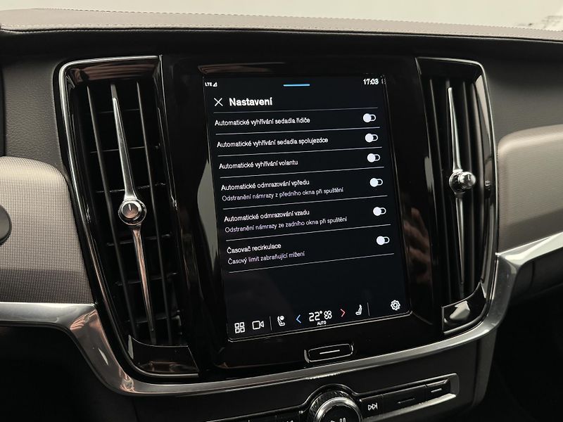 Volvo V90 B5 AWD PLUS DARK REZERVACE - fotka 31 z 36